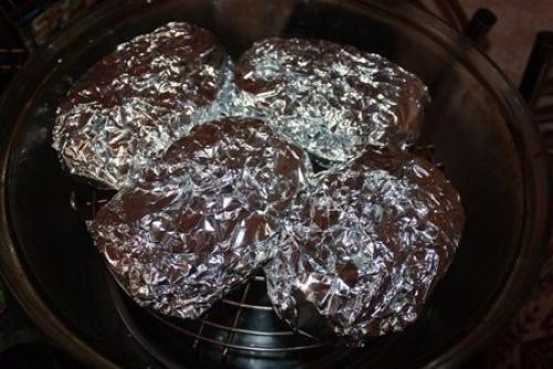 Мясо в фольге с грибами и помидорами. 03