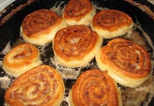 Шанежки с мясом.