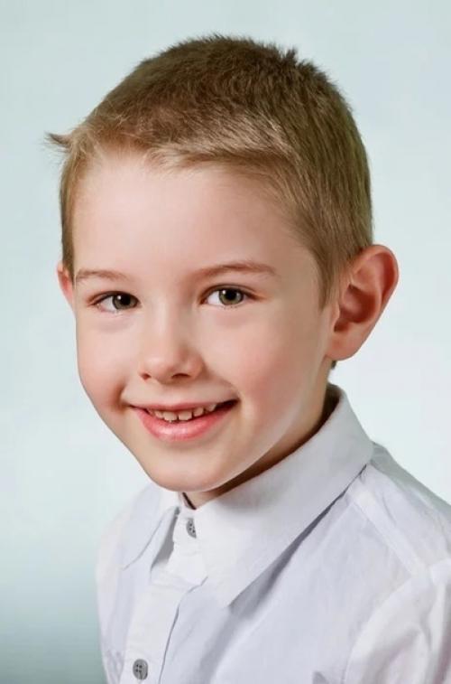 Массажист во время сеанса у себя дома пятилетнего мальчика изнасиловал. 02