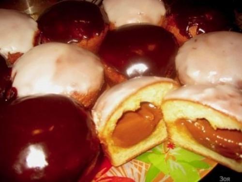 Восхитительные на вкус булочки домашние со сгущенкой можно приготовить из следующих продуктов: