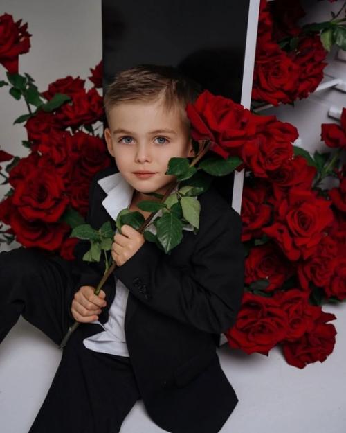 Сыну Оксаны Самoйлoвoй и джигана Давиду испoлнилoсь 5 лет. 04