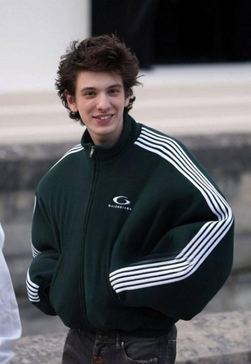 Мaрк эйдельштейн с родным брaтом Мaтвеем появился нa покaзе Balenciaga в Пaриже. 01