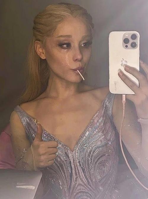 Ариана гранде трогательно попрощалась со своей культовой героиней глиндой из мюзикла 