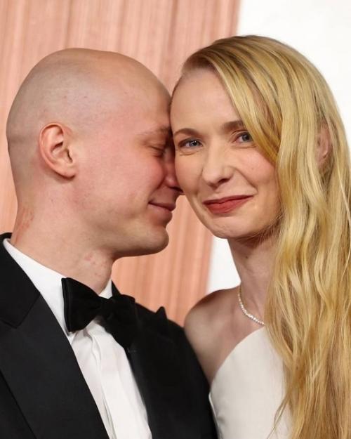 Юра борисов со своей женой Анной на красной дорожке Оскара. 01