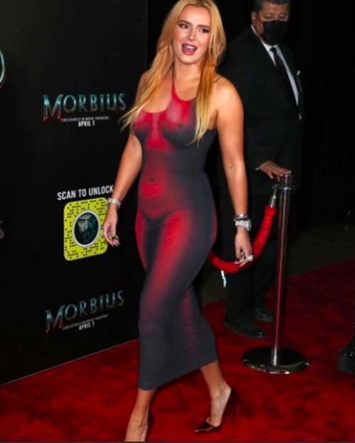 Голое платье - самый провокационный тренд этого сезона. 04