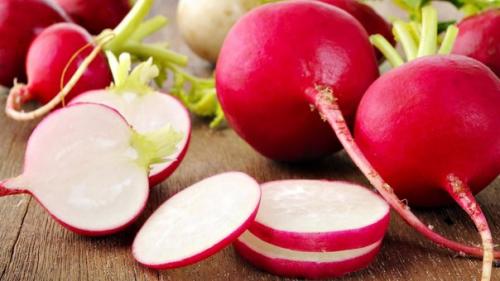 1. редька - выводит камни и песок из почек и мочевого пузыря, лечит бронхит, Катар, туберкулез, кровоизлияния, является мочегонным и желчегонным. 01 1. редька - выводит камни и песок из почек и мочевого пузыря, лечит бронхит, Катар, туберкулез, кровоизлияния, является мочегонным и желчегонным. 01