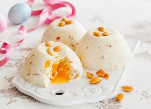 Пасха с абрикосовым соусом.