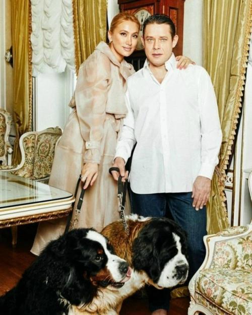 54-Летний хоккеист Русская Ракета Павел буре со скандалом разводится с женой Алиной Хасановой. 03