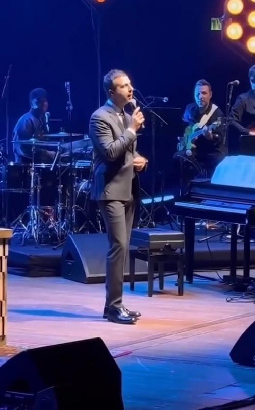 Иван спел ургант про черный квадрат в Израиле. 01