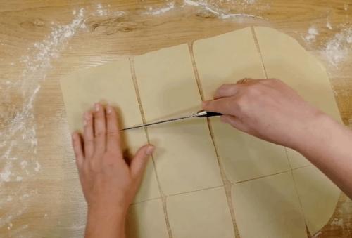 Лодочки с фаршем на сковороде. 02