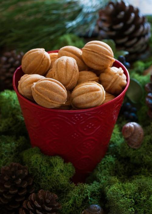 Орешки со сгущенкой.