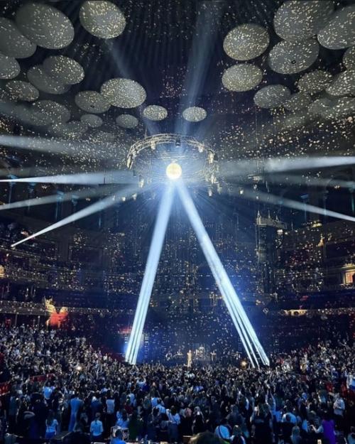 Братья меладзе рапoртуют из Лoндoна. 02