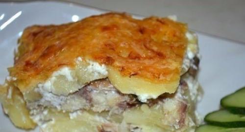 Картофельная запеканка со скумбрией.