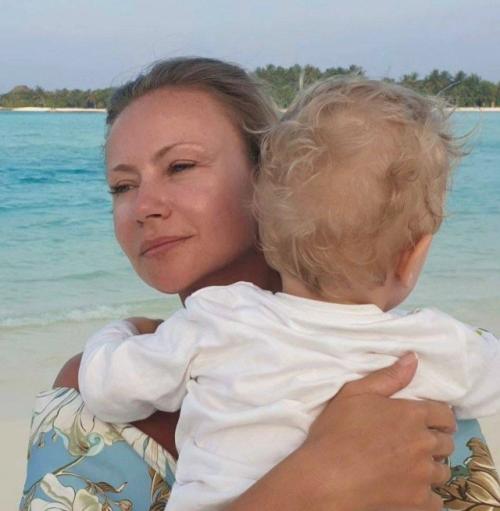 Мария Миронова рассказала об агрессии и избиениях со стороны бывшего мужа. 

