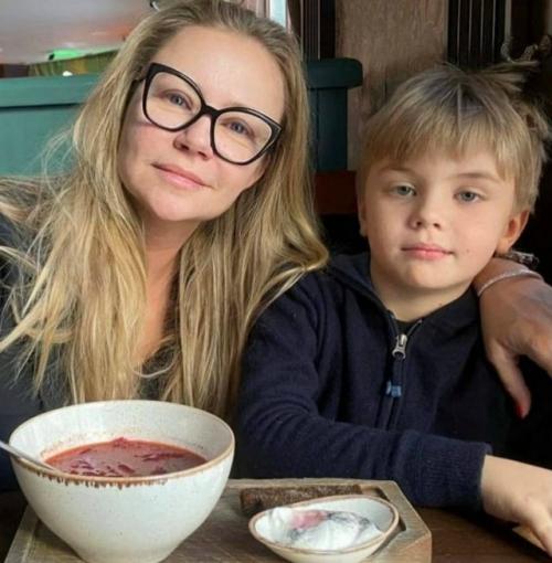 Мария Миронова рассказала об агрессии и избиениях со стороны бывшего мужа. 01