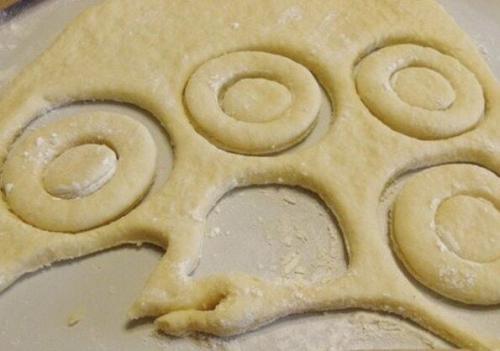 Быстрые пончики на кефире. 03