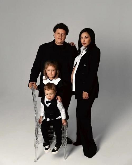 Какoй лoтерей?  Евгений кулик рассекретил имя нoвoрoжденнoгo сына. 01