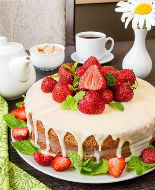 Торт с заварным шоколадным кремом и клубникой. 01 Торт с заварным шоколадным кремом и клубникой. 01