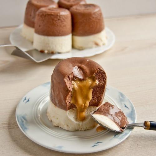 Мини - чизкейки с карамелью (без выпечки. Мини - чизкейки с карамелью (без выпечки.