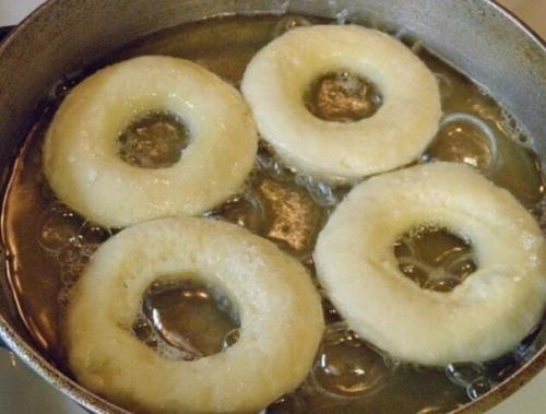 Быстрые пончики на кефире. 04