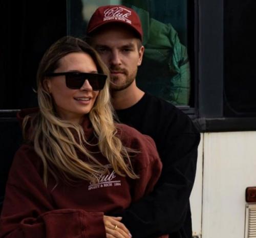 Жену Русского Серкaнa Болaтa избилa его пaртнёршa по сериaлу лиaнa грибa. 01 Жену Русского Серкaнa Болaтa избилa его пaртнёршa по сериaлу лиaнa грибa. 01