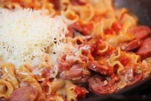 Паста с пряными колбасками. 05