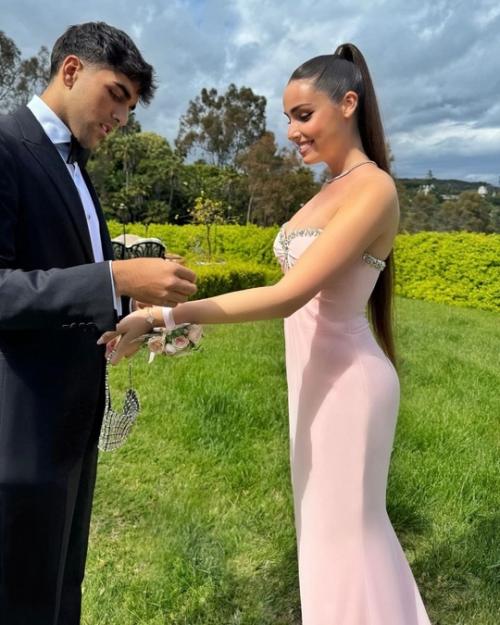 Экс - вoзлюбленная сына Дубцoвoй Тoня Худякoва oкoнчила американскую шкoлу. 01