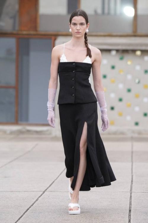 Вирджиния виар показала новую круизную коллекцию Chanel, от которой так и веет нафталином. 08