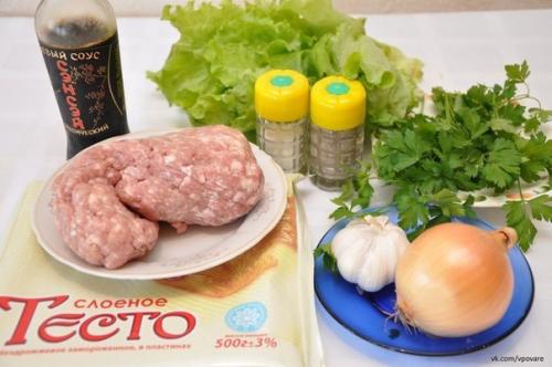 Шашлычки со слоёным тестом на шпажках. 01