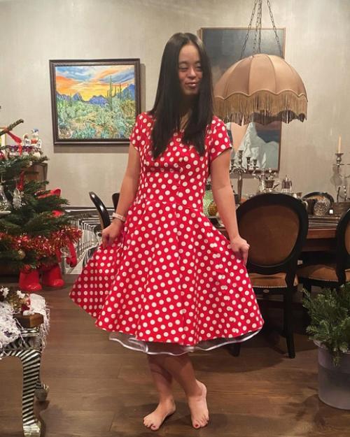 Ирина хакамада поздравила свою дочь машу сиротинскую с 27-летием. 03