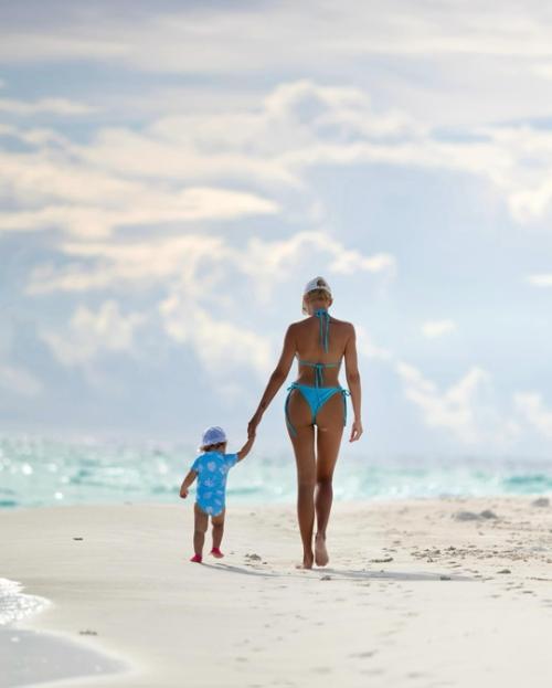 Ханна и пашу отмeчают Фаянсовую Свадьбу. 03