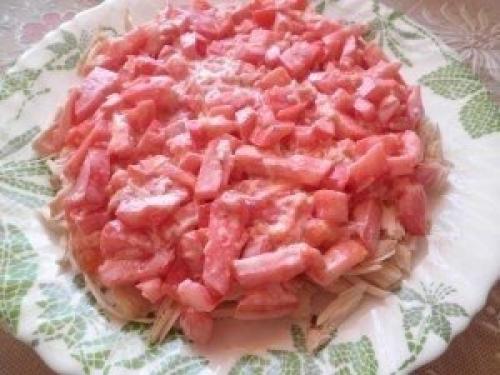 Салат с куриным Филе, сухариками и овощами. 02