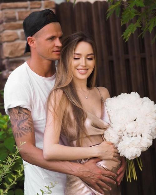 Дмитрий Тарасов и Анастасия костенко поделились кадрами новой фотосессии. 01