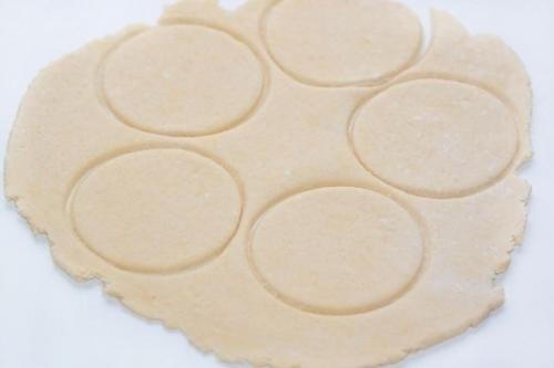 Сырное печенье.  Ингредиенты: 02 Сырное печенье.  Ингредиенты: 02