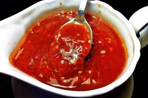 Мы готовим соусы сами. Мы готовим соусы сами.