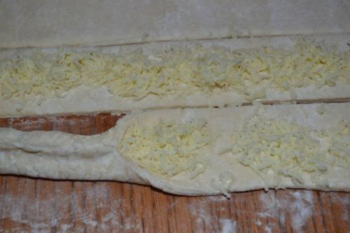 Сырные улитки.   Для приготовления сырных улиточек нам понадобится: 03