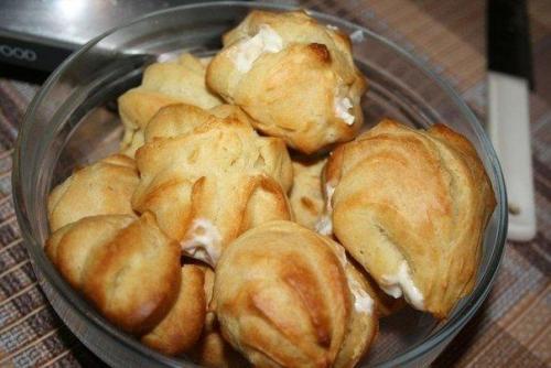 Пирожное эклеры с творожно - йогуртовым кремом.