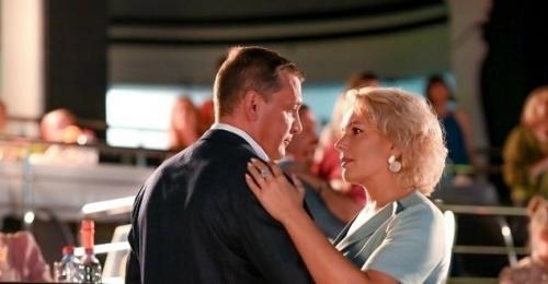 Как она могла променять отца своих троих дочерей на пропитого и обрюзгшего пьянчугу? 01