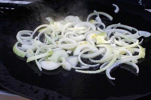 Картофель с грибами и луком с садже на гриле. 03