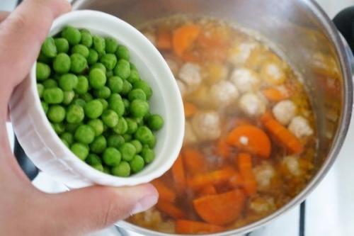 Прозрачный суп с куриными фрикадельками. 05