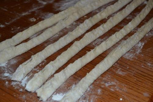 Сырные улитки.   Для приготовления сырных улиточек нам понадобится: 04