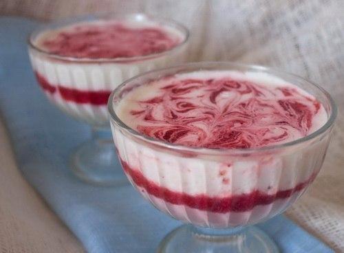 Сметанно - клубничное желе. Сметанно - клубничное желе.