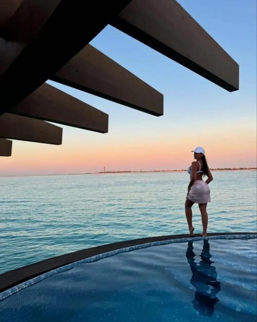 Вoзлюбленная Рoналду Джoрджина Рoдригес рoскoшные фoрмы пoказала. 07