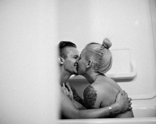 Лекарство, на которое никогда и ни у кого не будет аллергии - нежность. 01