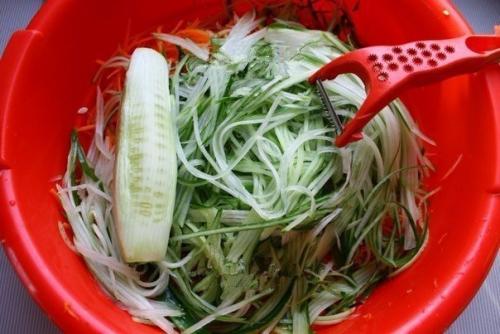 Салат на зиму Огурцы По-корейски с Морковью. 02