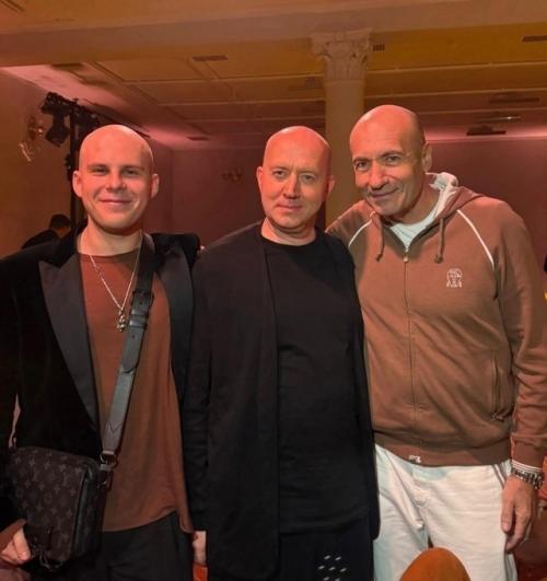 Асти отпраздновала свое 35-летие в окружении звезд и близких друзей, без мужа. 01