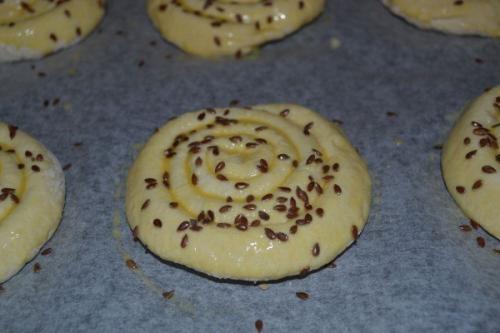 Сырные улитки.   Для приготовления сырных улиточек нам понадобится: 08