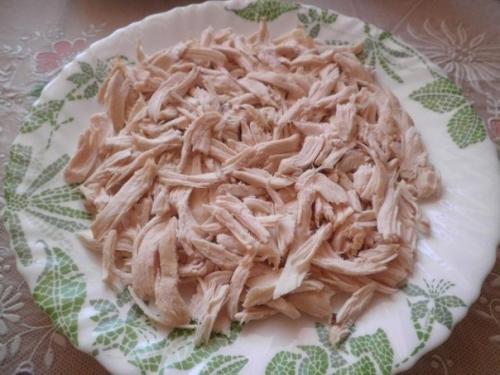 Салат с куриным Филе, сухариками и овощами. 01