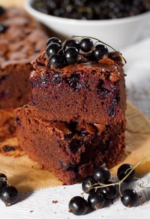 Черносмородиновый брауни.  Ингредиенты: 01