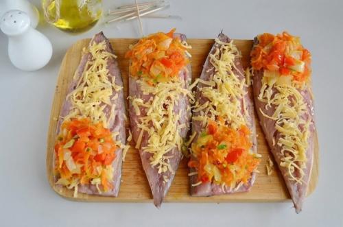 Мы готовим рулеты из скумбрии с овощами. 03 Мы готовим рулеты из скумбрии с овощами. 03